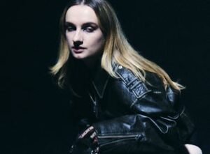 Imogen and the Knife