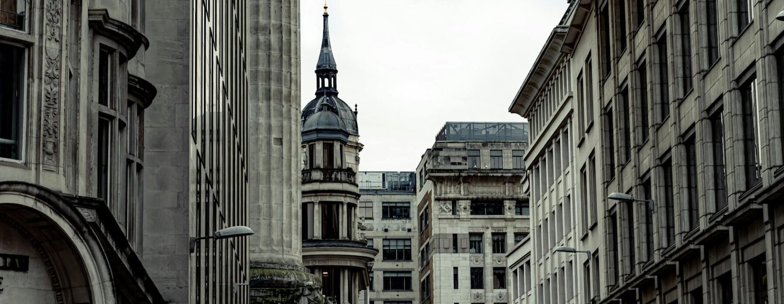 Manchester 24-Hour Guide  -  What's Open When │ MCR